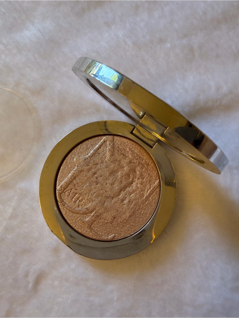 Dior nude air luminizer 001 highlighter